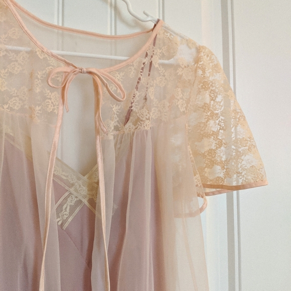 SOLD Vintage Peignoir Robe - Picture 2 of 5
